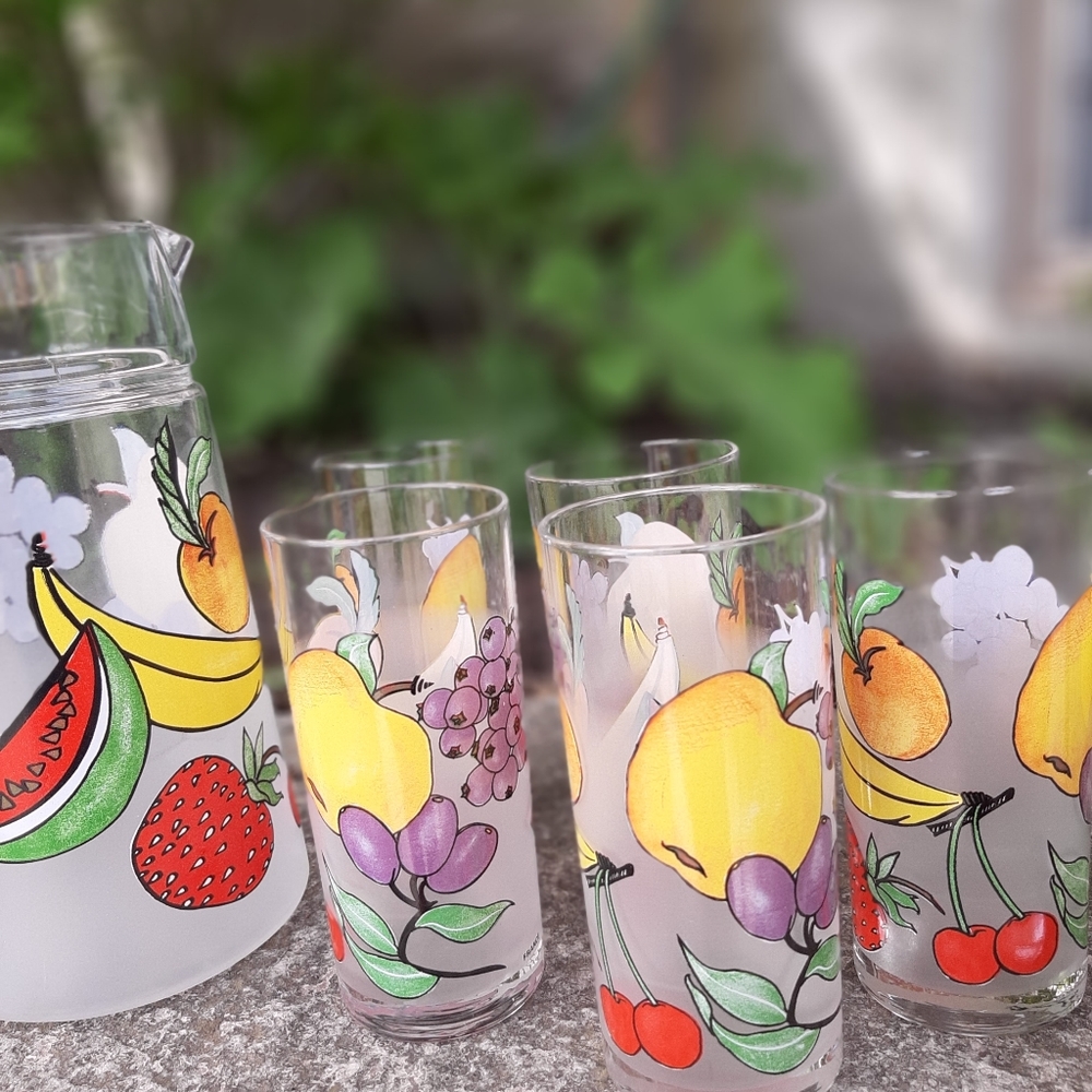 Gorgeous vintage glass pitcher and glass set - Picture 3 of 4